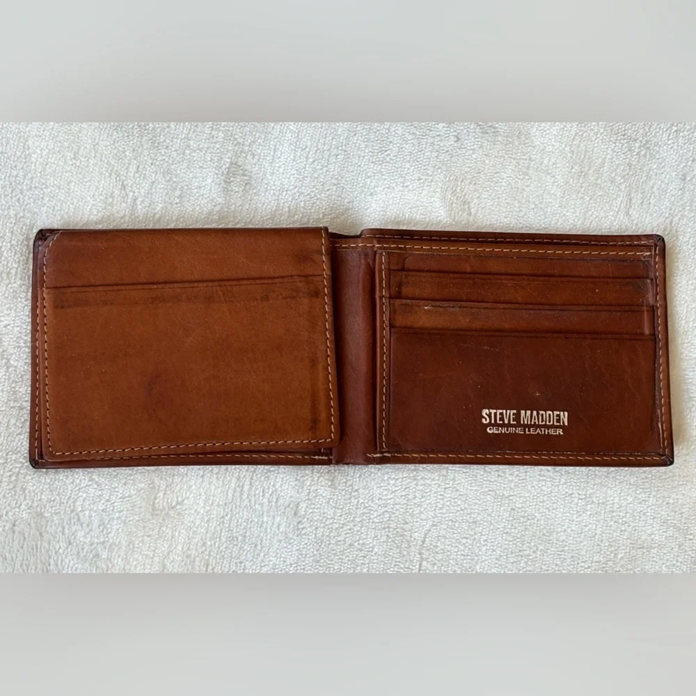 Steve Madden Rich Brown Leather Card Holder